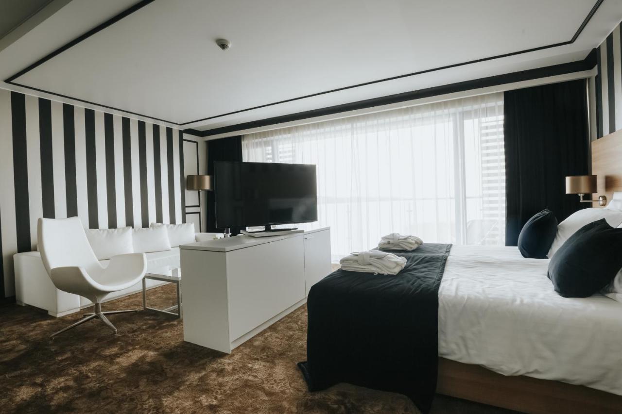 Hotel Sulkowski Conference Resort Boguszyn  외부 사진